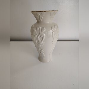 Lenox Georgian Medium Vase 7.25" Ivory Gold Trim Embossed Floral NIB Box Wear